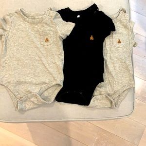 3 baby gap body suits size 6-12M 2 gray & 1 black